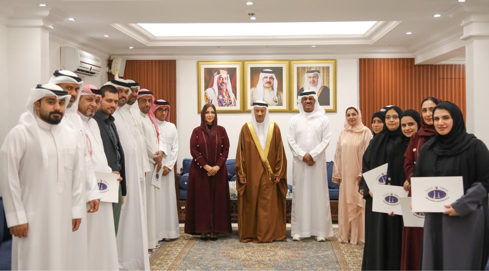 محافظ الشمالية يشيد بدور شباب البحرين ويؤكد على دورهم المحوري في التنمية المستدامة<